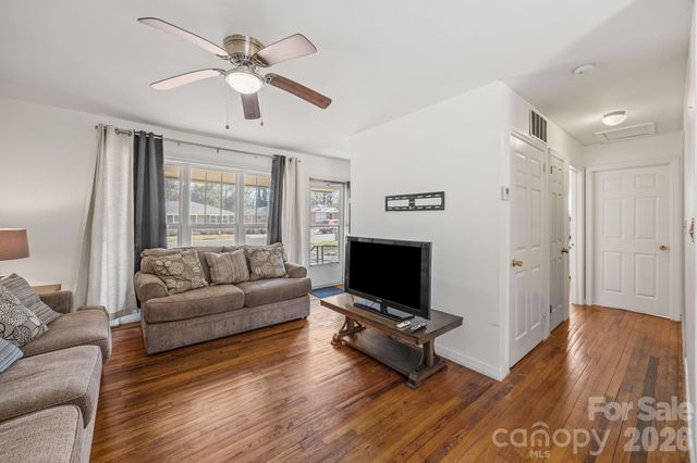 532 Blendwood Drive, Charlotte, NC 28215