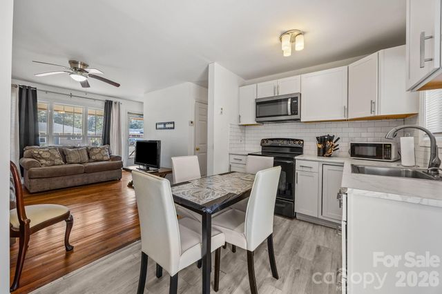 532 Blendwood Drive, Charlotte, NC 28215