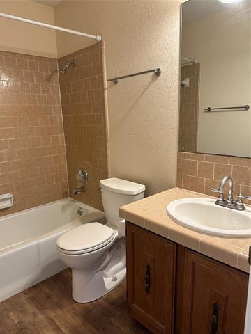 1047 Private Road 3022, Elgin, TX 78621