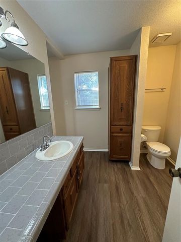 1047 Private Road 3022, Elgin, TX 78621