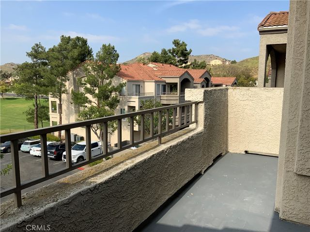2040 Las Colinas Circle 305, Corona, CA 92879