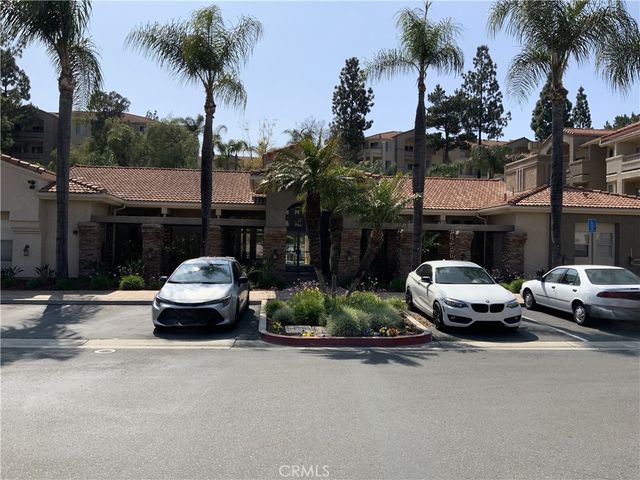 2040 Las Colinas Circle 305, Corona, CA 92879
