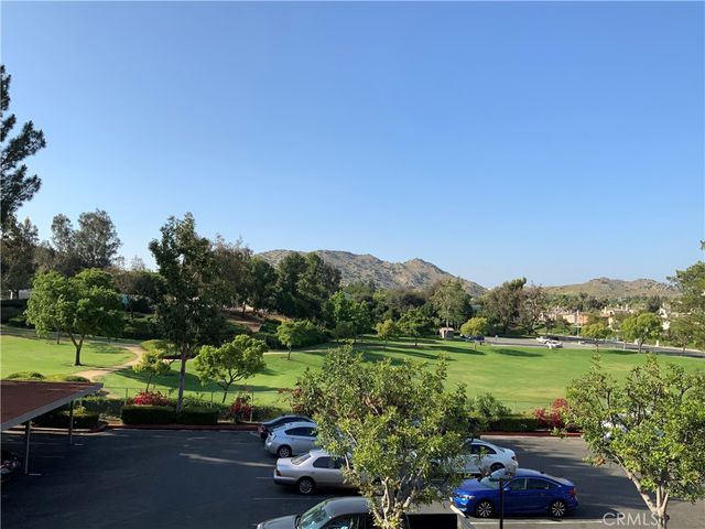 2040 Las Colinas Circle 305, Corona, CA 92879