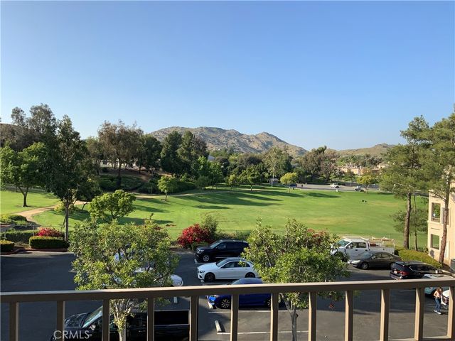 2040 Las Colinas Circle 305, Corona, CA 92879