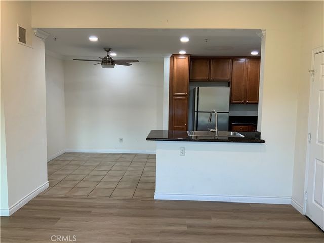 2040 Las Colinas Circle 305, Corona, CA 92879