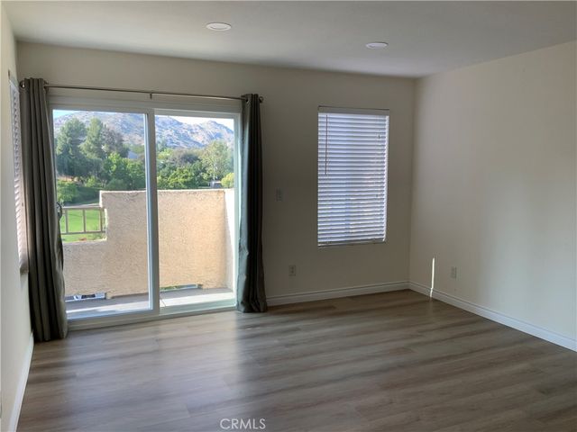 2040 Las Colinas Circle 305, Corona, CA 92879