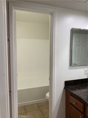2040 Las Colinas Circle 305, Corona, CA 92879