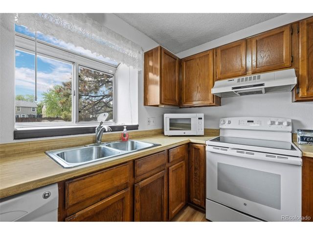 4020 E 94th Ave B, Thornton, CO 80229