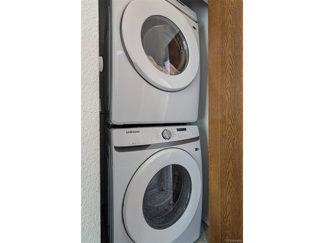 4020 E 94th Ave B, Thornton, CO 80229