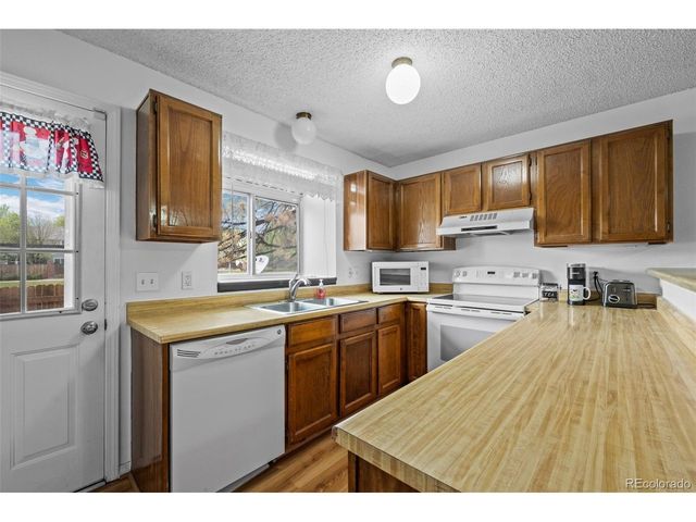 4020 E 94th Ave B, Thornton, CO 80229