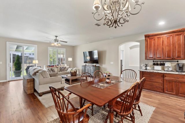 1368 Turnbridge Way, Plumas Lake, CA 95961