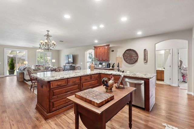 1368 Turnbridge Way, Plumas Lake, CA 95961