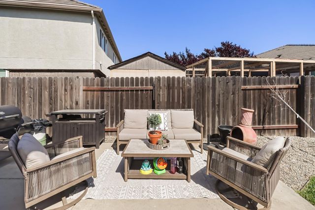 1368 Turnbridge Way, Plumas Lake, CA 95961