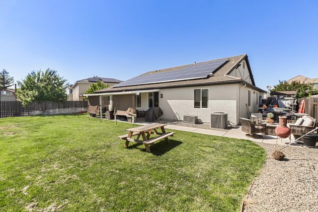 1368 Turnbridge Way, Plumas Lake, CA 95961