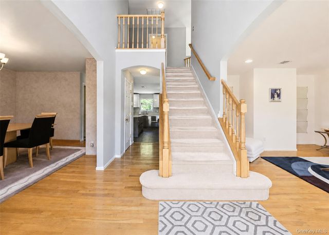 23 E Greentree Drive, Medford, NY 11763