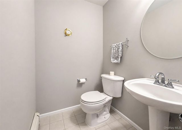 23 E Greentree Drive, Medford, NY 11763
