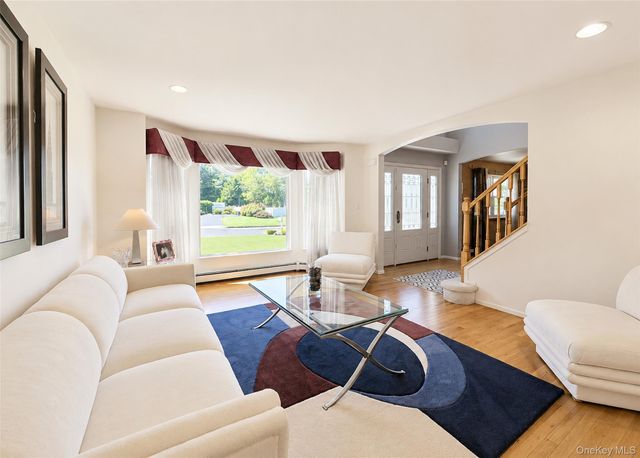 23 E Greentree Drive, Medford, NY 11763