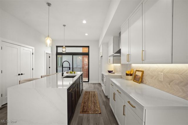 1495 E Superior Avenue 27, Cleveland, OH 44114