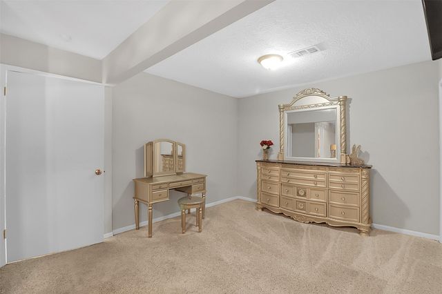 110 S 9th Street, Highlands, TX 77562