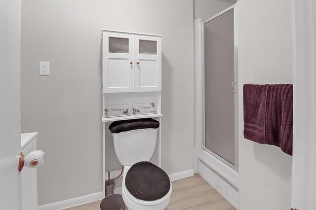 110 S 9th Street, Highlands, TX 77562