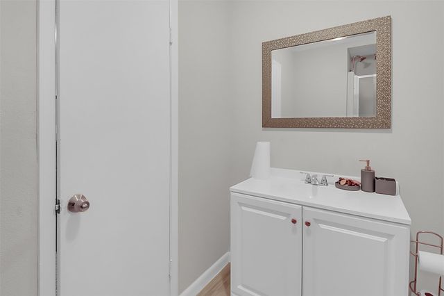 110 S 9th Street, Highlands, TX 77562