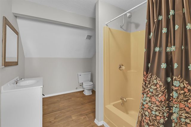 110 S 9th Street, Highlands, TX 77562