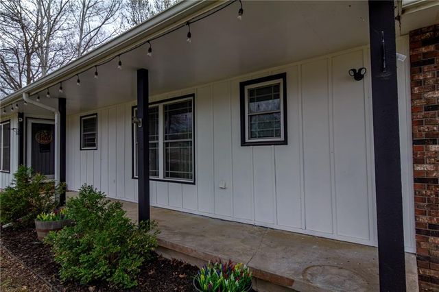 101 W North County Road, Frontenac, KS 66763