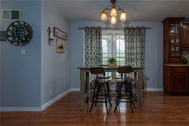 101 W North County Road, Frontenac, KS 66763