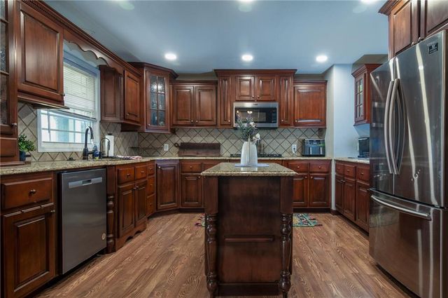 101 W North County Road, Frontenac, KS 66763