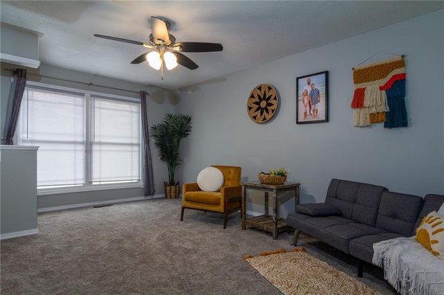 101 W North County Road, Frontenac, KS 66763