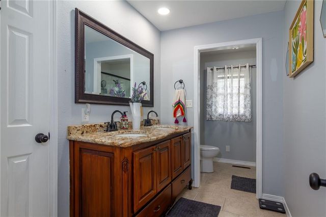 101 W North County Road, Frontenac, KS 66763