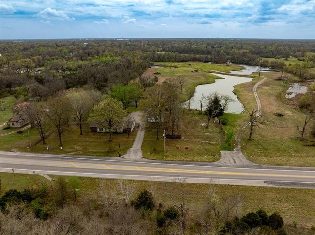 101 W North County Road, Frontenac, KS 66763