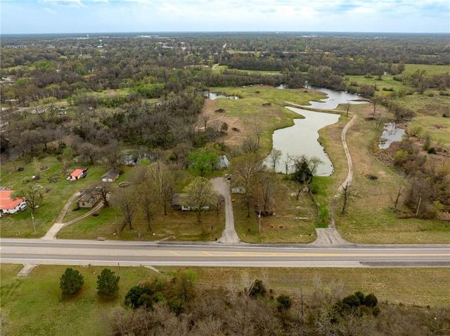 101 W North County Road, Frontenac, KS 66763