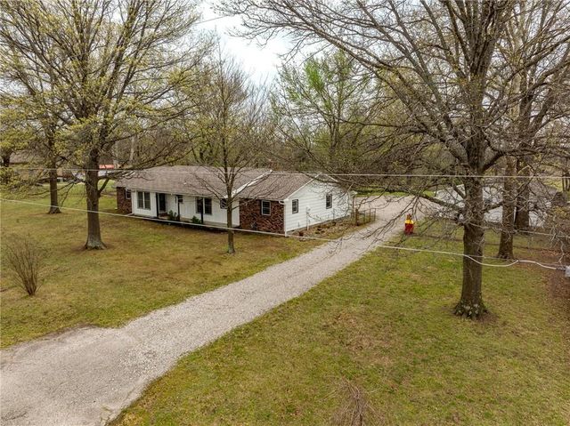 101 W North County Road, Frontenac, KS 66763