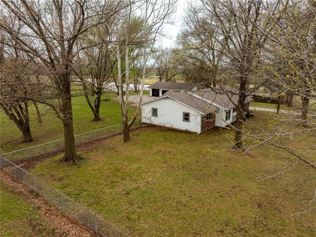 101 W North County Road, Frontenac, KS 66763