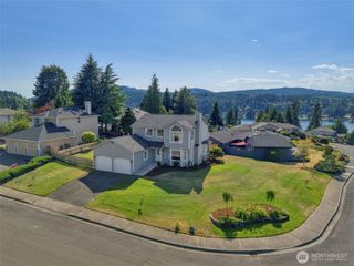 7017 Osprey Circle, Bremerton, WA 98312