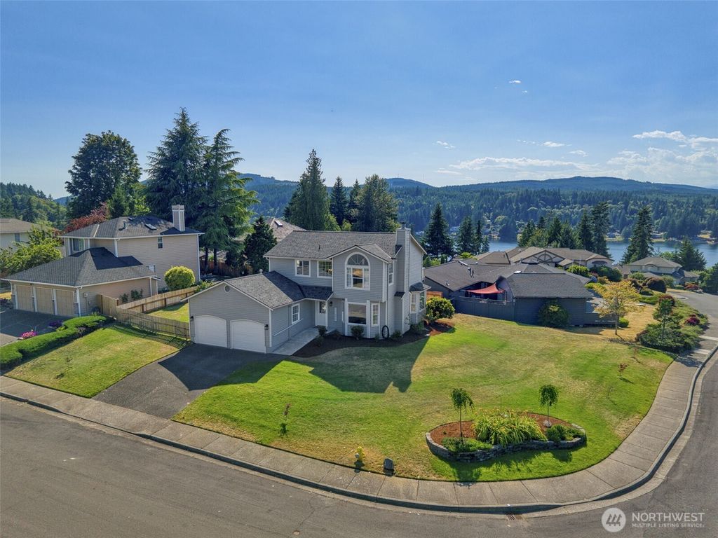 7017 Osprey Circle, Bremerton, WA 98312