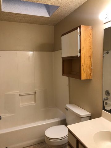 609 SW Adams Street, Fayetteville, AR 72703