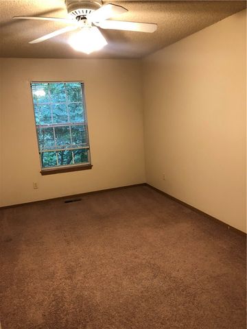 609 SW Adams Street, Fayetteville, AR 72703