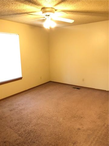 609 SW Adams Street, Fayetteville, AR 72703