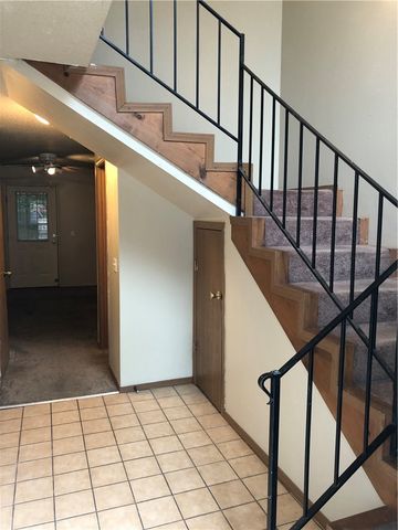 609 SW Adams Street, Fayetteville, AR 72703