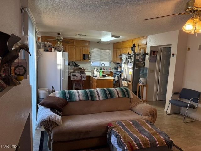 1325 Maplegrove Circle, Las Vegas, NV 89108