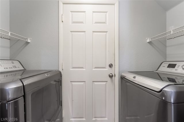 7527 Jacaranda Leaf Street, Las Vegas, NV 89139