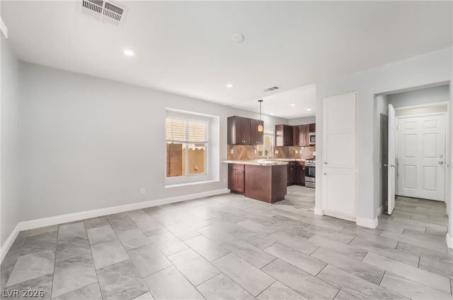 7527 Jacaranda Leaf Street, Las Vegas, NV 89139