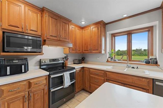 465 WINDING WATERS WAY, De Pere, WI 54115