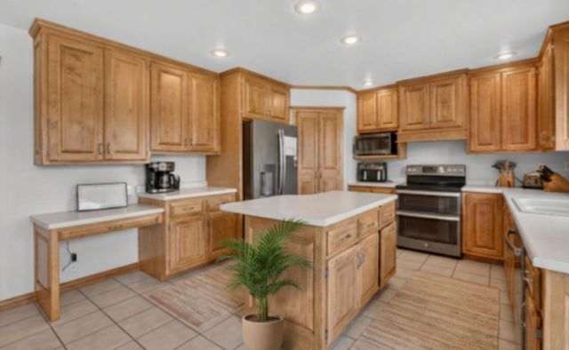 465 WINDING WATERS WAY, De Pere, WI 54115