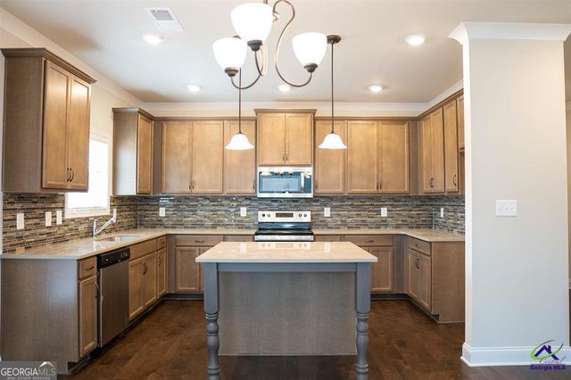 122 Bluecoat Trail, Byron, GA 31008