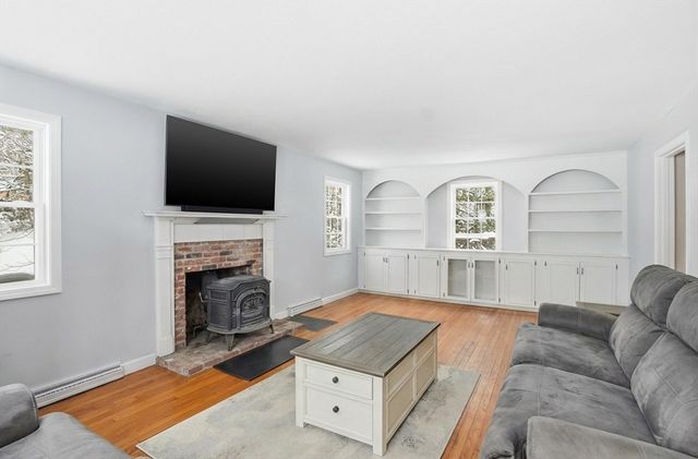 233 Mount Vernon Street, Fitchburg, MA 01420