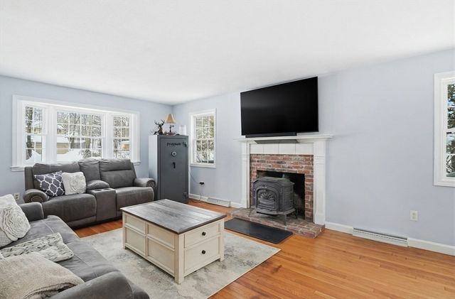 233 Mount Vernon Street, Fitchburg, MA 01420