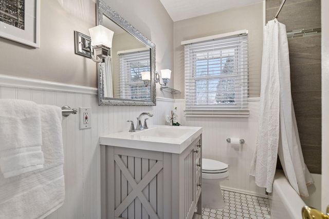 8811 Girard Avenue S, Bloomington, MN 55420